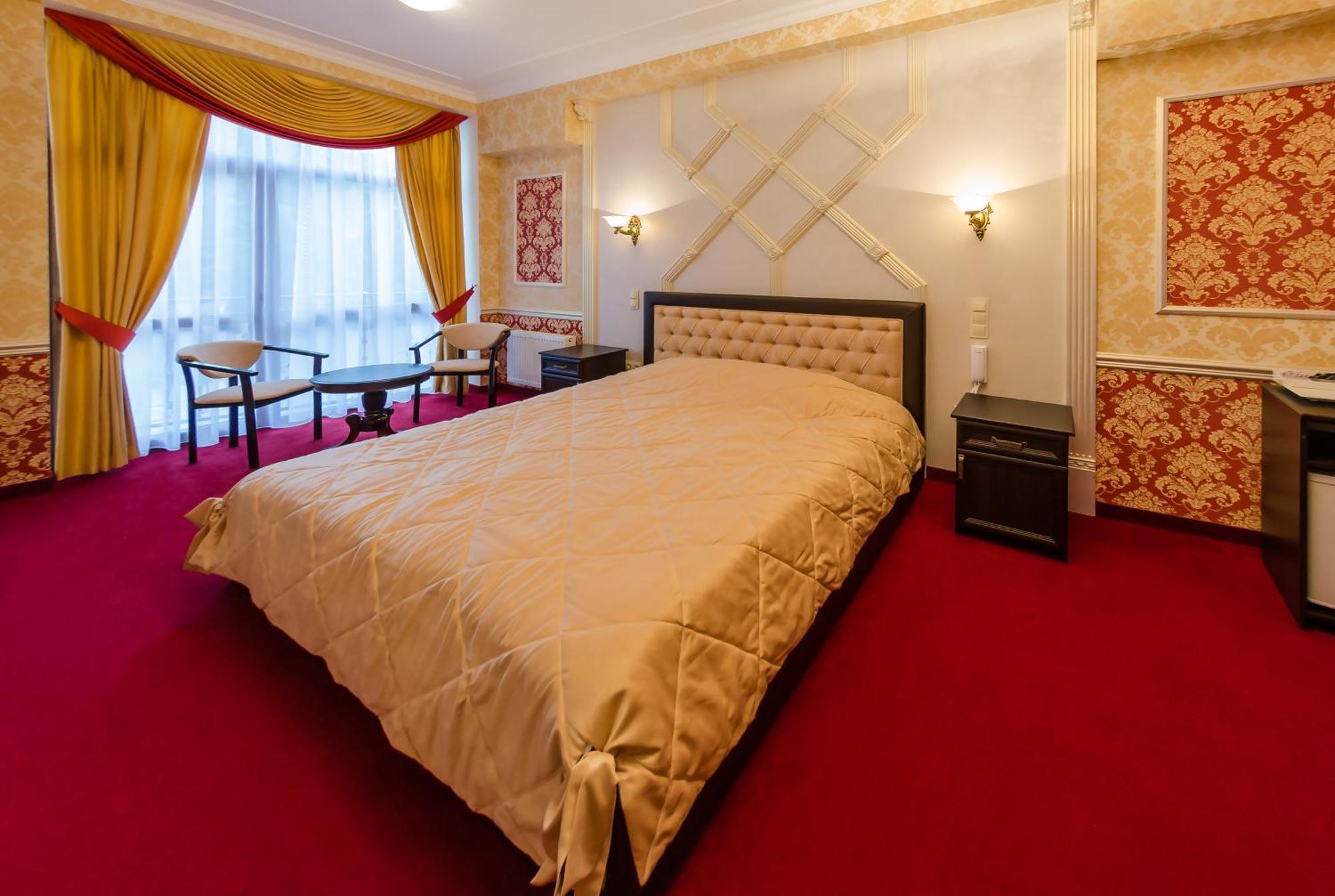 Franz Hotel&Restaurant Ivano-Frankivsk Eksteriør bilde