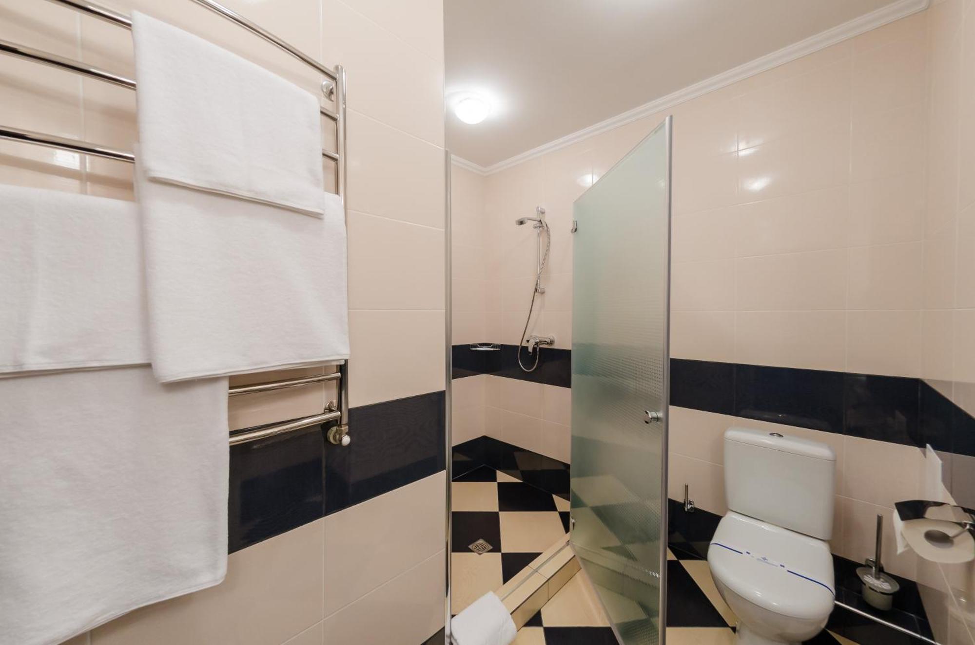 Franz Hotel&Restaurant Ivano-Frankivsk Eksteriør bilde