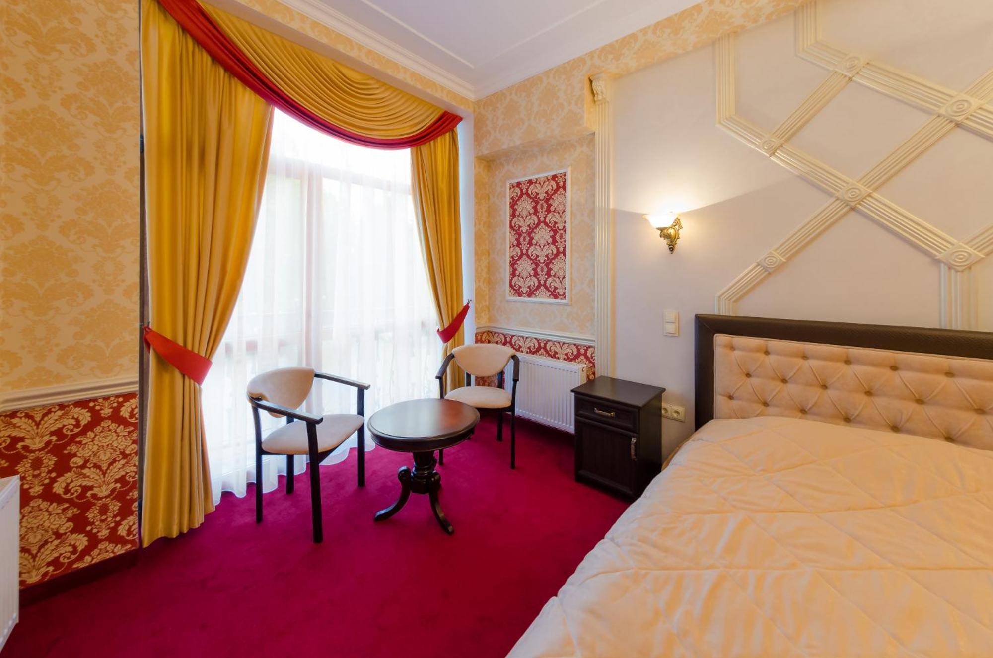 Franz Hotel&Restaurant Ivano-Frankivsk Eksteriør bilde