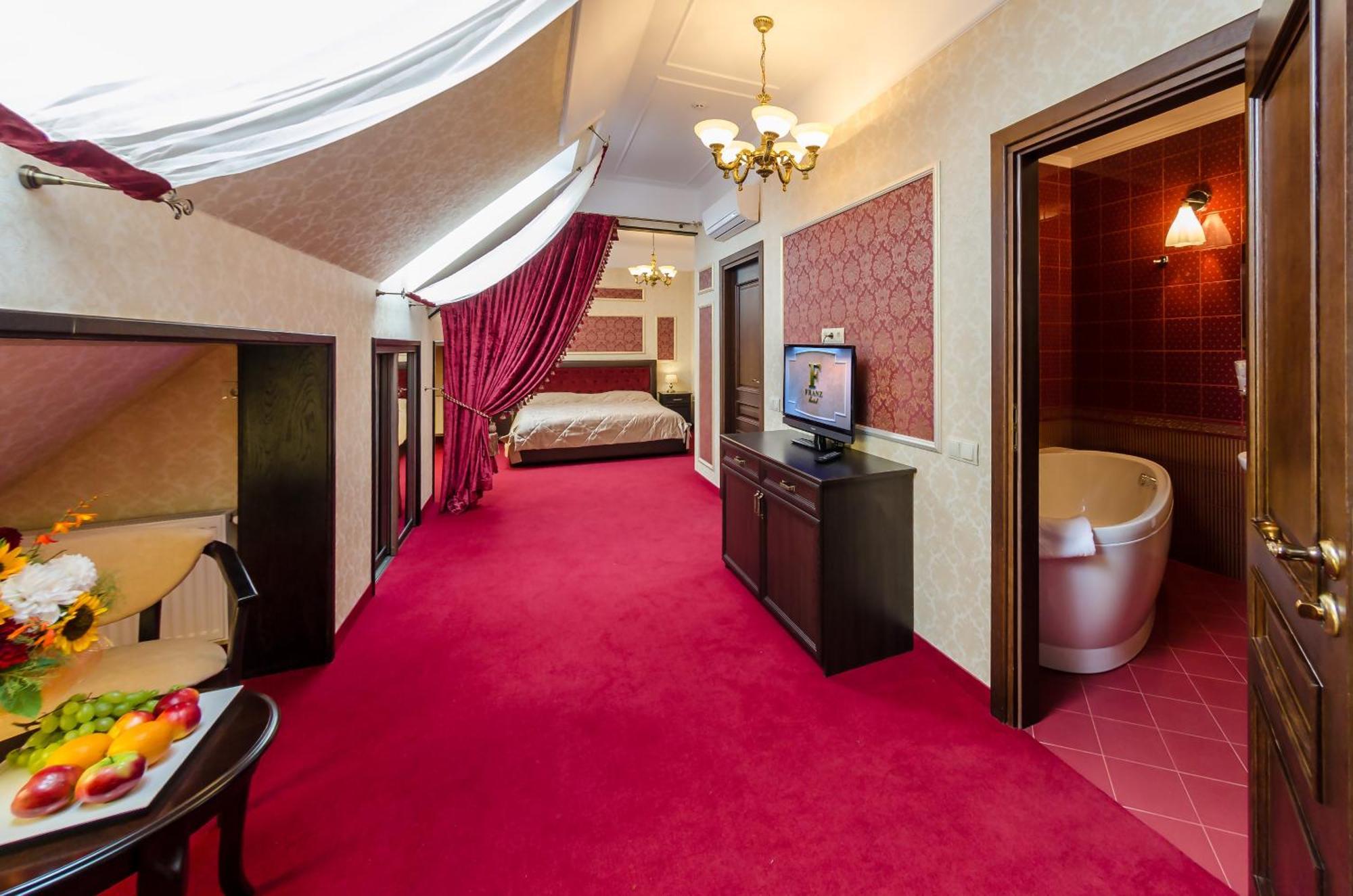 Franz Hotel&Restaurant Ivano-Frankivsk Eksteriør bilde