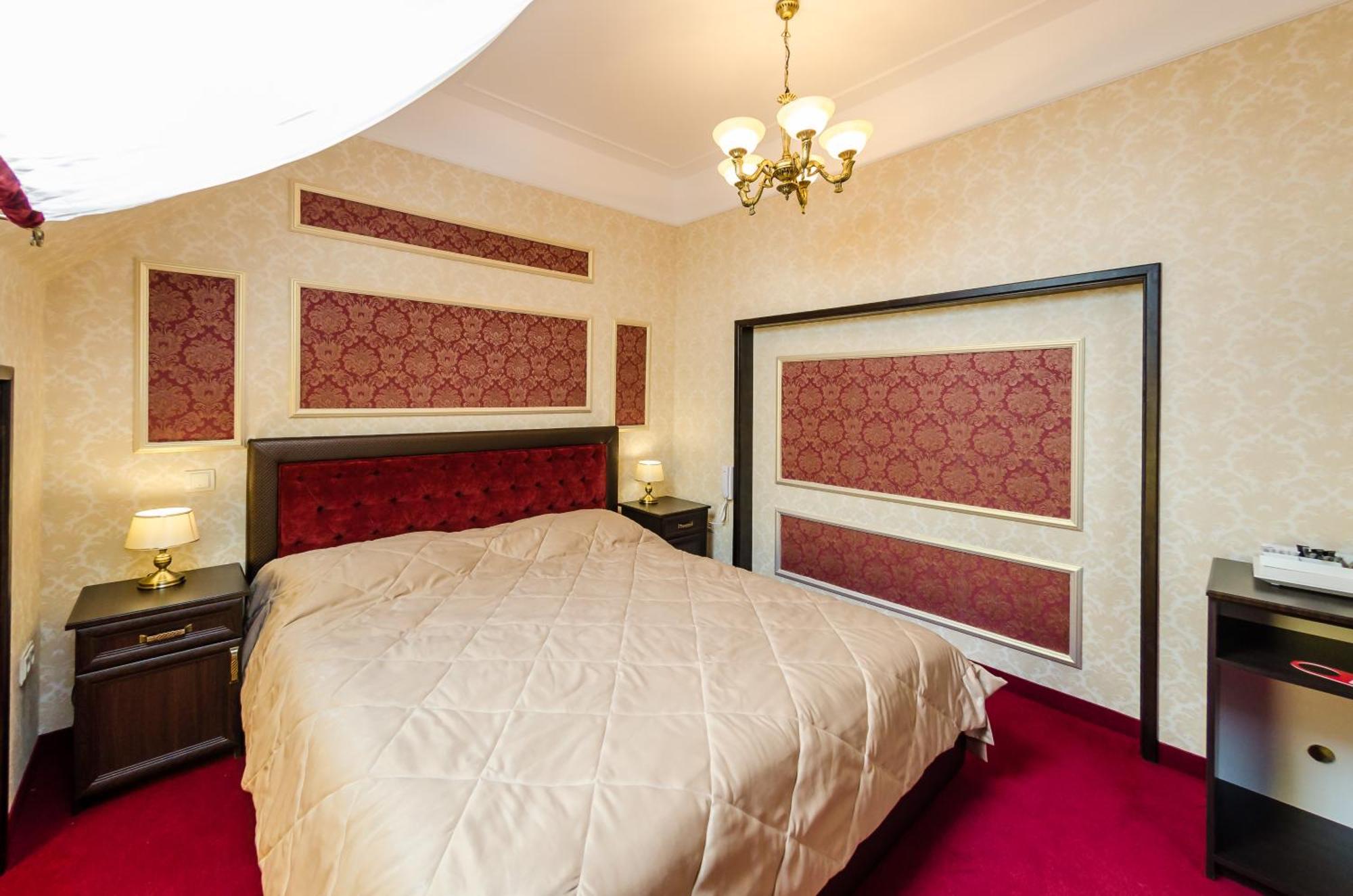 Franz Hotel&Restaurant Ivano-Frankivsk Eksteriør bilde