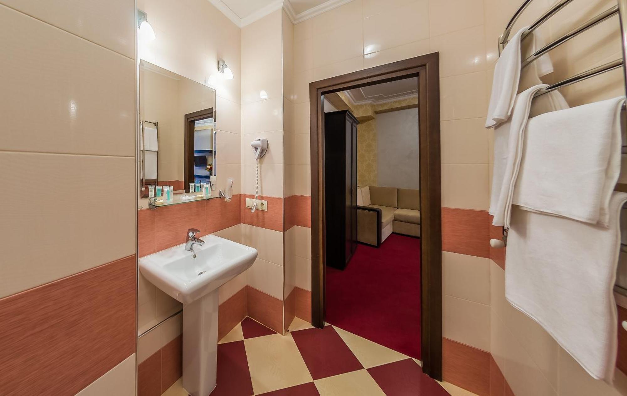 Franz Hotel&Restaurant Ivano-Frankivsk Rom bilde
